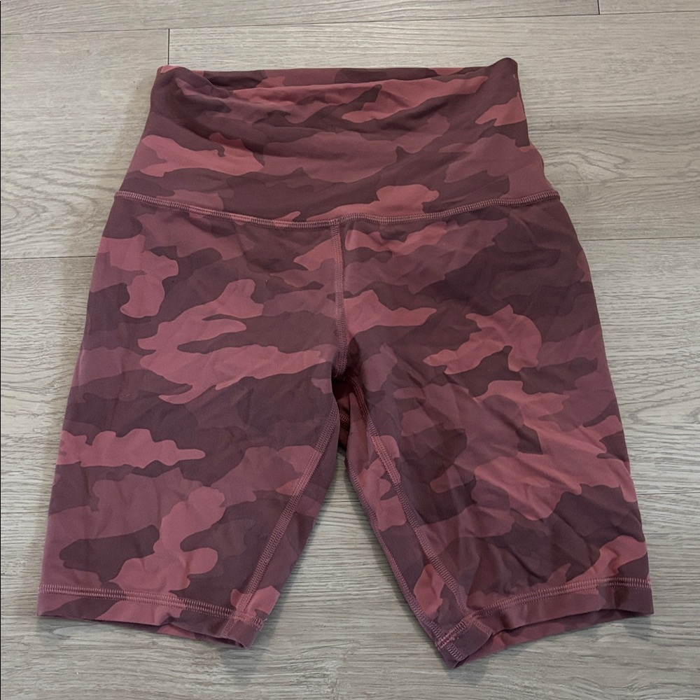 EUC lululemon align bike shorts 8in sz4